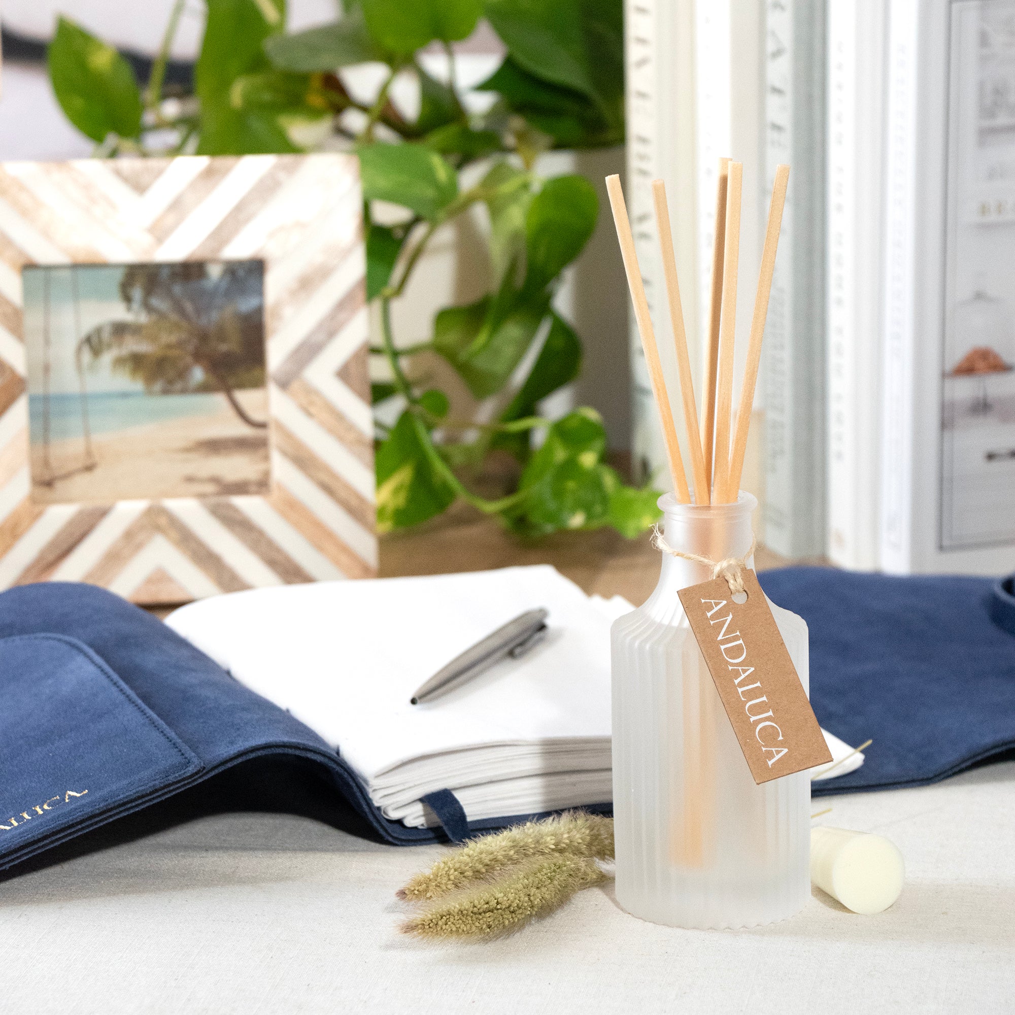 Cashmere Oak Frosted Ridge Glass Diffuser
