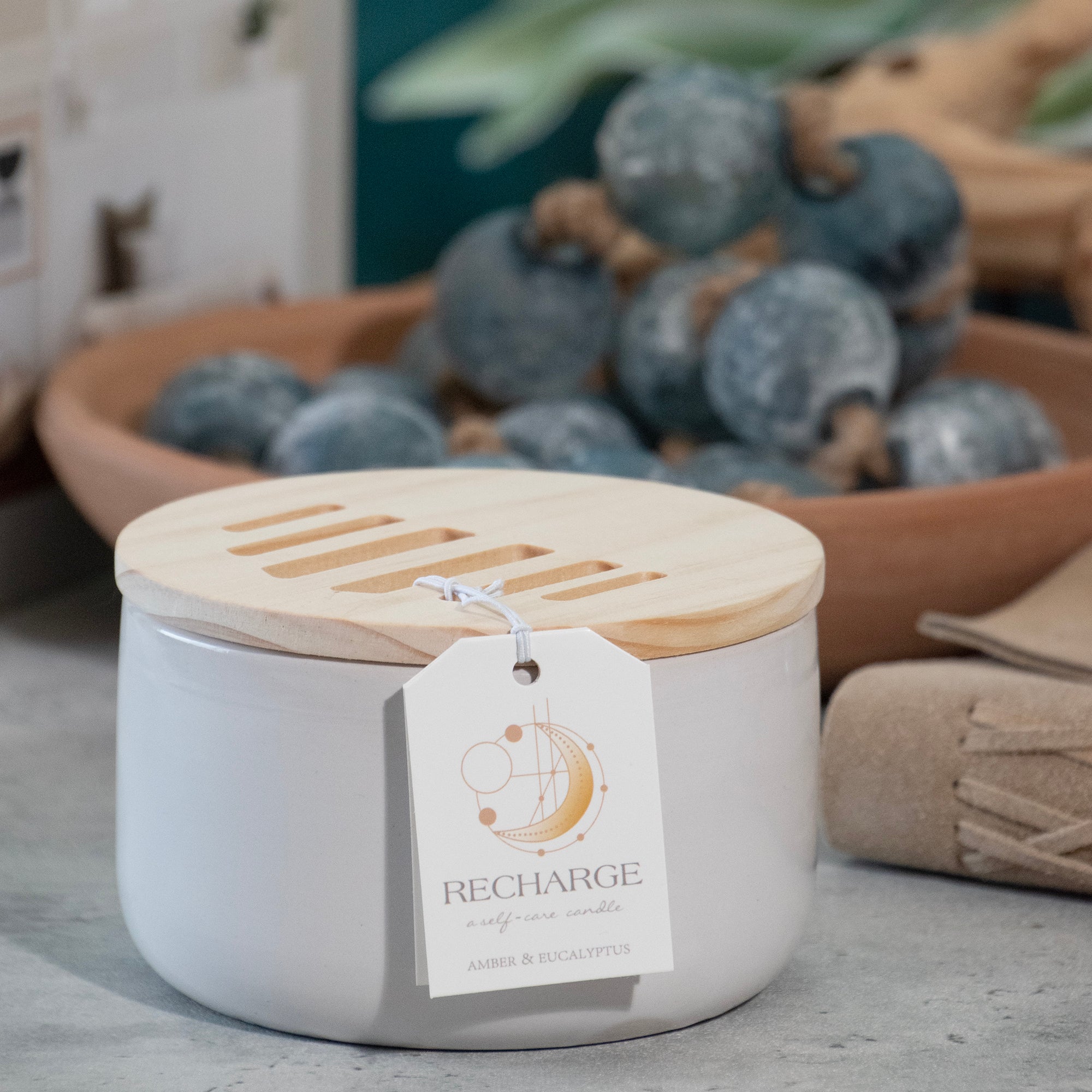UNWIND: Ocean Wave & Vanilla Candle