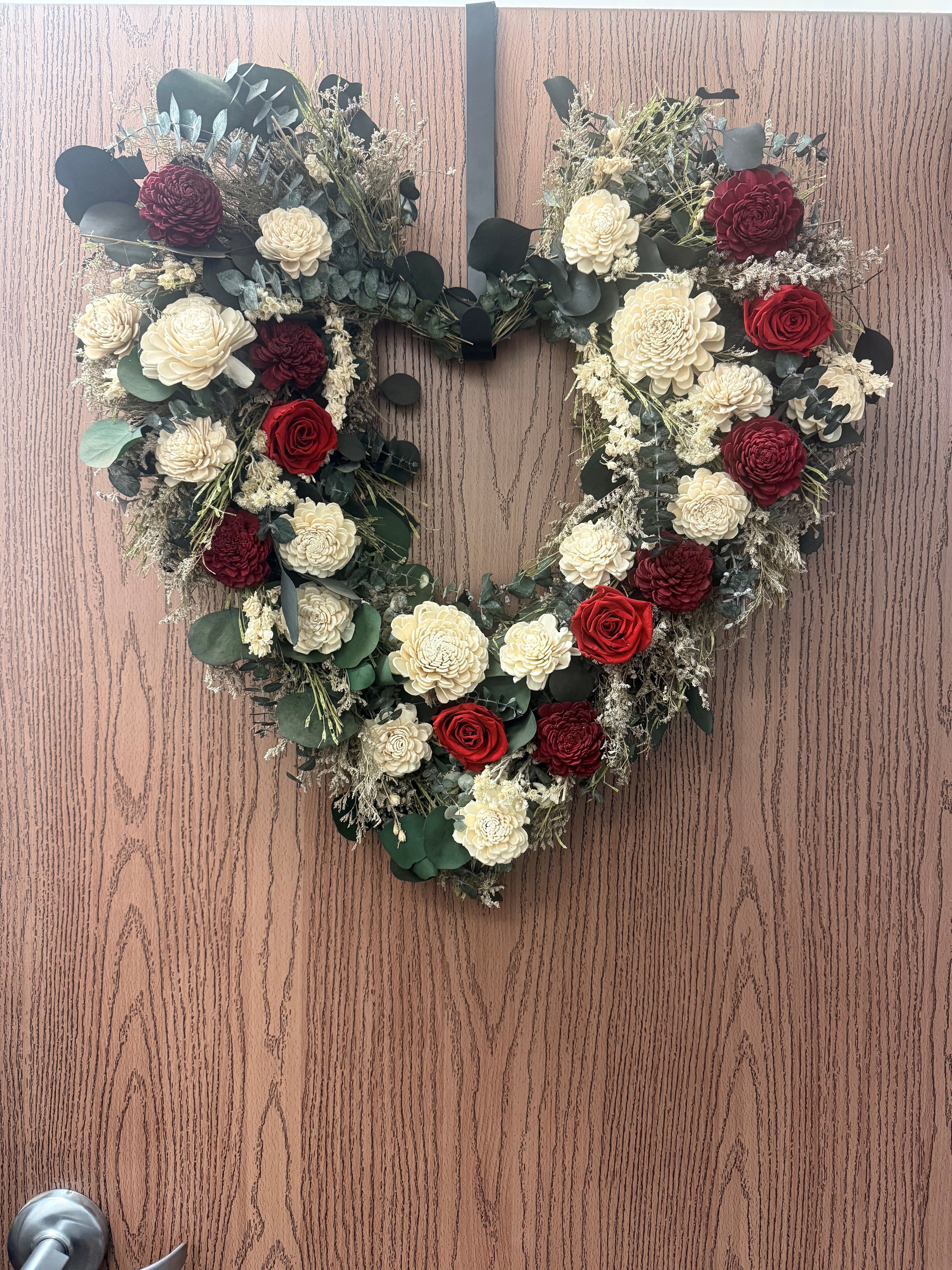 ANDALUCA Heart Rose Wreath