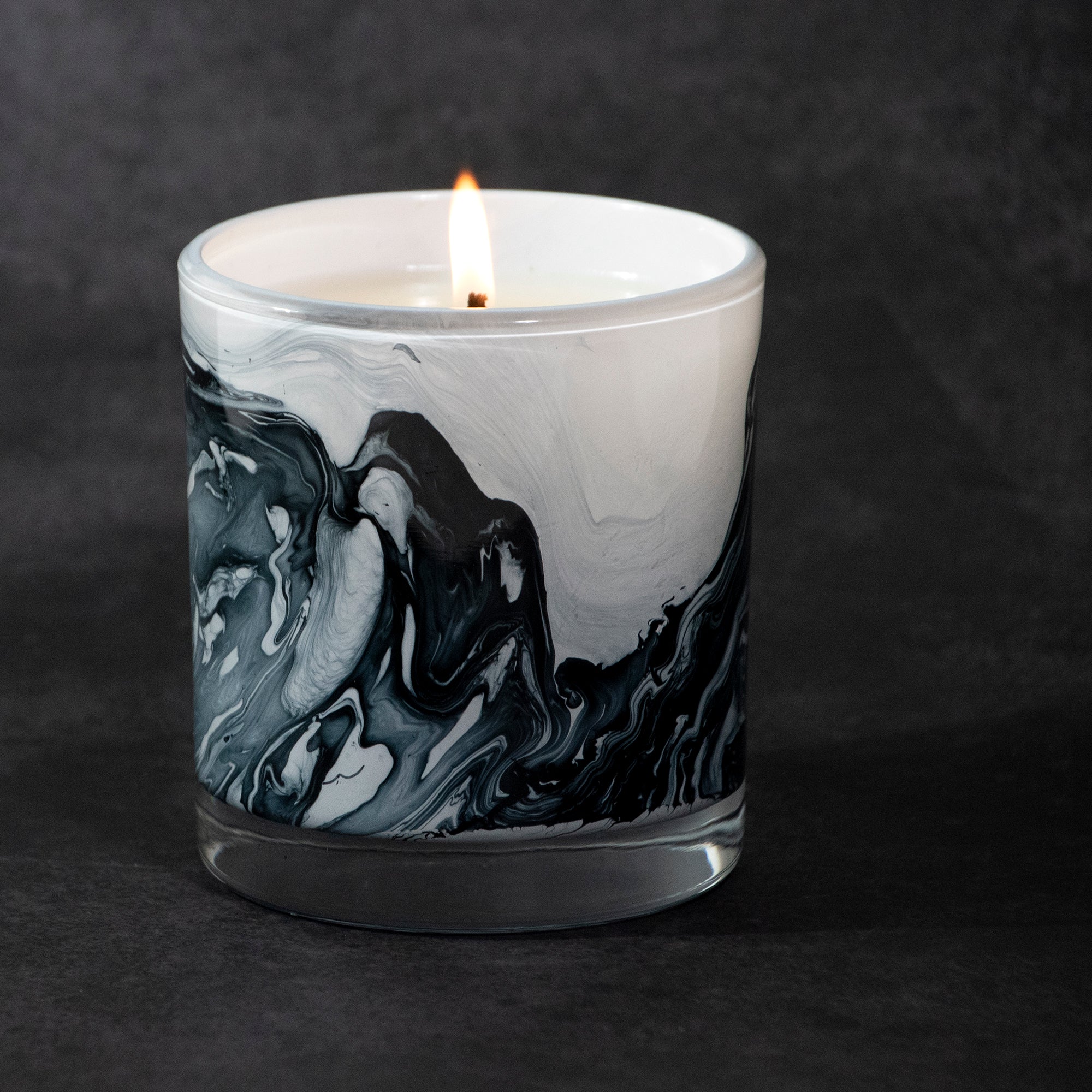 White Sage & Lily 14 oz. Swirl Glass Candle